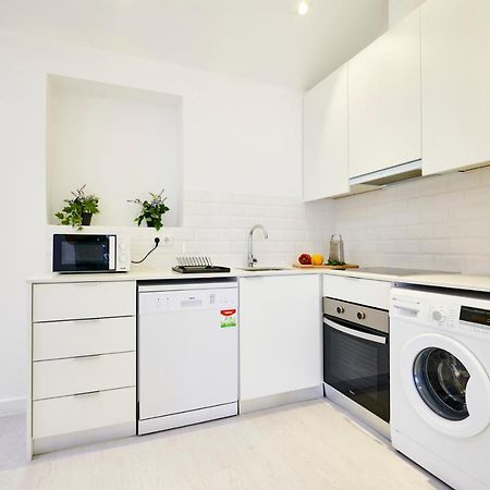 Altido Fabulous 3-Br Apartment In Western Лиссабон Экстерьер фото